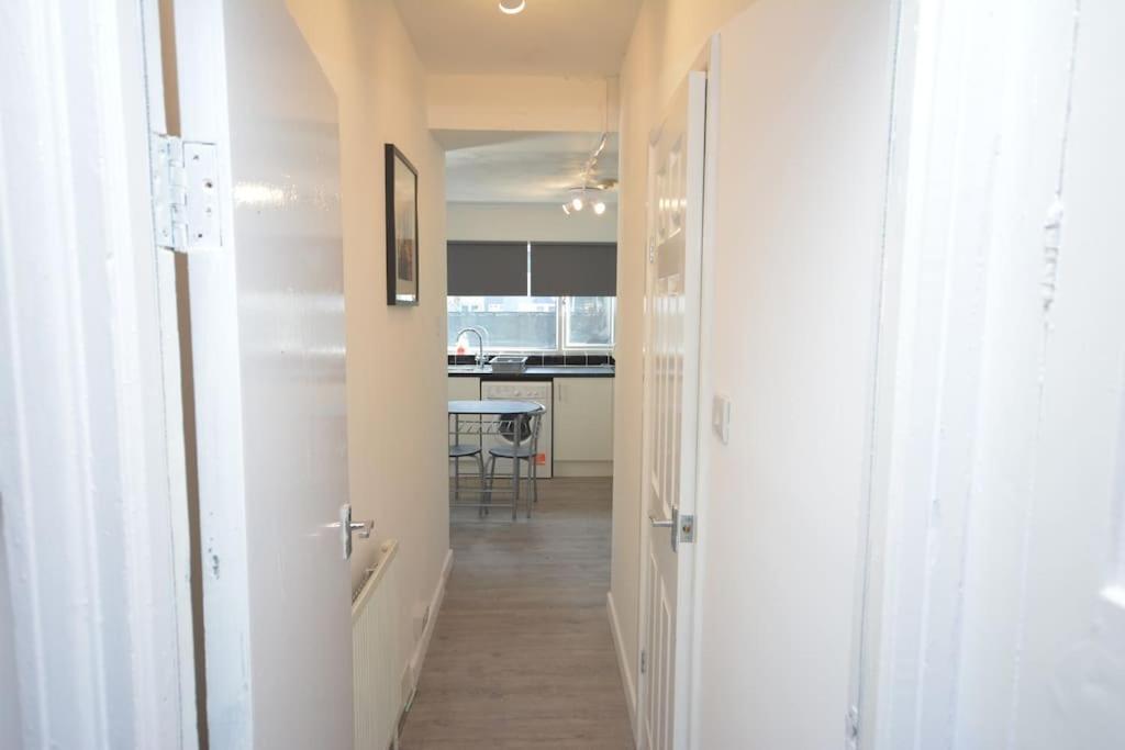 4 Bedroom House In East Лондон Екстер'єр фото